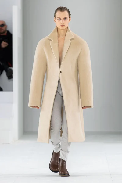 Look 27